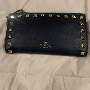 Authentic Valentino Garavani Rockstud wallet. Wallet. Blue w 12 card slots.